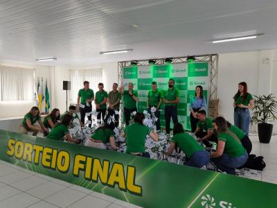 Hermes Honetta, de Nova Laranjeiras, é o ganhador da Ford Ranger zero km da campanha Sorte Premiada Sicredi Grandes Lagos PR/SP