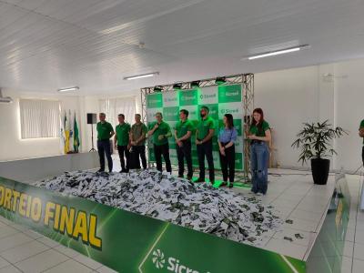 Hermes Honetta, de Nova Laranjeiras, é o ganhador da Ford Ranger zero km da campanha Sorte Premiada Sicredi Grandes Lagos PR/SP