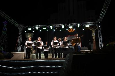 Missa e Cantata de Natal reuniu milhares de fiéis em frente a matriz
