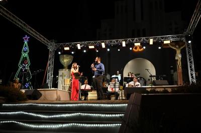 Missa e Cantata de Natal reuniu milhares de fiéis em frente a matriz