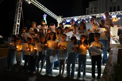 Missa e Cantata de Natal reuniu milhares de fiéis em frente a matriz