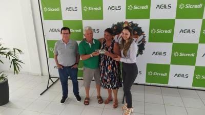 ACILS entrega prêmios do último sorteio e encerra a Promoção Natal Premiado 2025 com sucesso