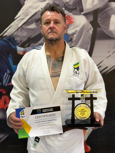 Atletas de Laranjeiras do Sul são premiados pela Confederação Brasileira de Judô 