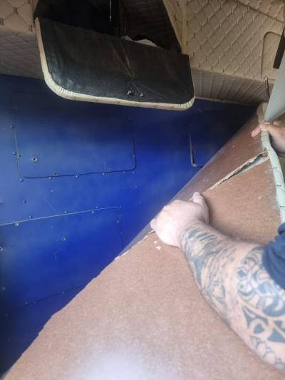 LS: PRF apreende mais de 400 celulares em fundo falso de caminhão 