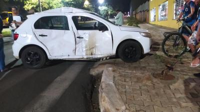 LS: Condutor e garupa sofrem ferimentos graves após colidir motocicleta em automóvel 