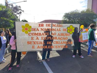 Laranjeiras do Sul realizou a Caminhada alusiva ao Maio Laranja