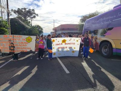 Laranjeiras do Sul realizou a Caminhada alusiva ao Maio Laranja