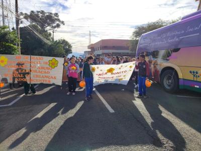 Laranjeiras do Sul realizou a Caminhada alusiva ao Maio Laranja