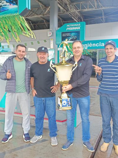 Posto Iguaçu conquista dois títulos no futebol sete 