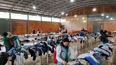 Bazar de roupas e calçados do MMJX acontece no Pavilhão da Matriz