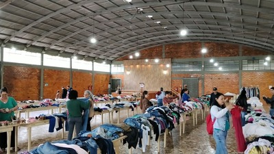 Bazar de roupas e calçados do MMJX acontece no Pavilhão da Matriz