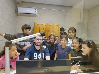 Alunos da oficina de Música do CRAS visitam a Campo FM