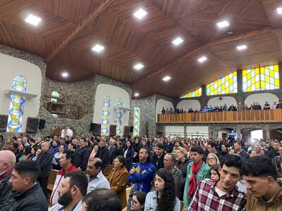 Centenas de devotos participaram da primeira Santa Missa no Santuário de Laranjeiras do Sul