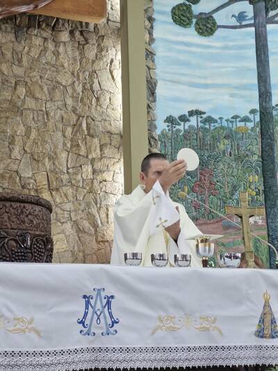 Centenas de fiéis participam da segunda celebração em honra a Nossa Senhora Aparecida em Laranjeiras do Sul