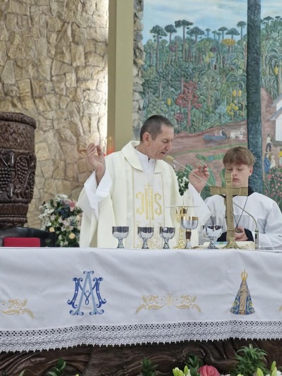 Centenas de fiéis participam da segunda celebração em honra a Nossa Senhora Aparecida em Laranjeiras do Sul
