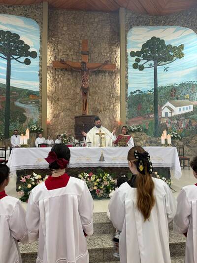 Padre Sebastião Gulart presidiu a celebração das 10h