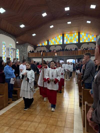Padre Sebastião Gulart presidiu a celebração das 10h