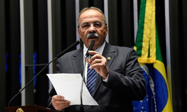 Senador Chico Rodrigues flagrado com dinheiro na cueca pede licenÃ§a por 90 dias