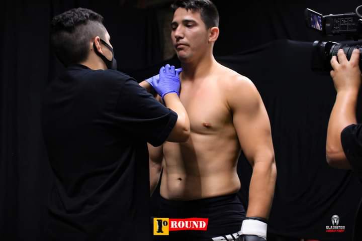 Daniel Costa ganhou o duelo contra Alan Lima pelo Gladiator Combat Fight 