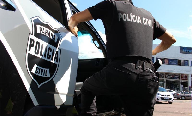 Polícia prende dois suspeitos de furtar R$ 39 mil em produtos de mercado em que trabalhavam