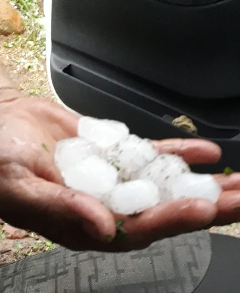 Chuvas de granizo causam estrago na região da Cantu