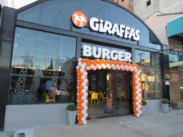 Inaugurou em Laranjeiras do Sul Giraffas Burger