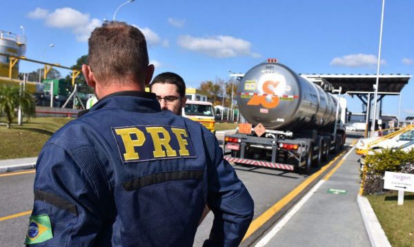 PolÃ­cia RodoviÃ¡ria Federal reforÃ§arÃ¡ fiscalizaÃ§Ã£o nas estradas