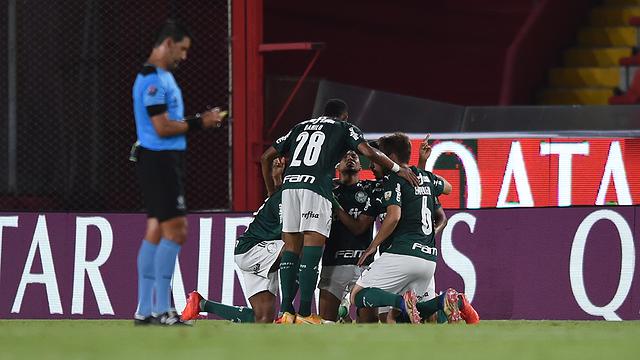 Palmeiras faz 3 a 0 no River Plate e fica muito perto da final da Libertadores