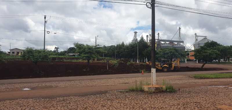 Secretaria de Obras e Urbanismo de Rio Bonito do IguaÃ§u intensifica limpeza em ruas e avenidas centrais