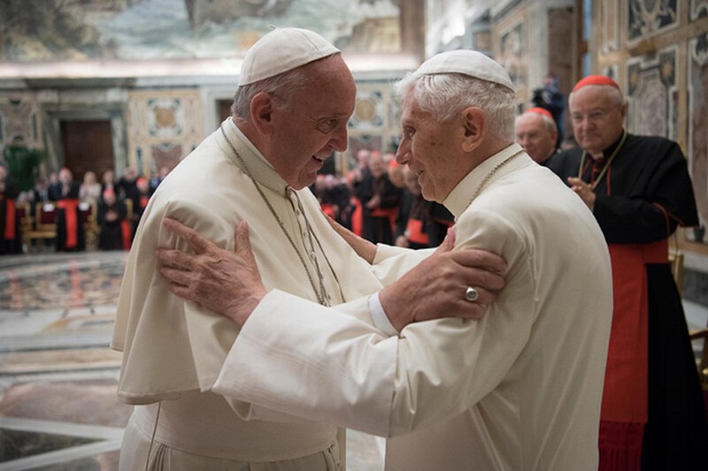 Papa Francisco e papa emÃ©rito Bento XVI foram vacinados contra a Covid-19