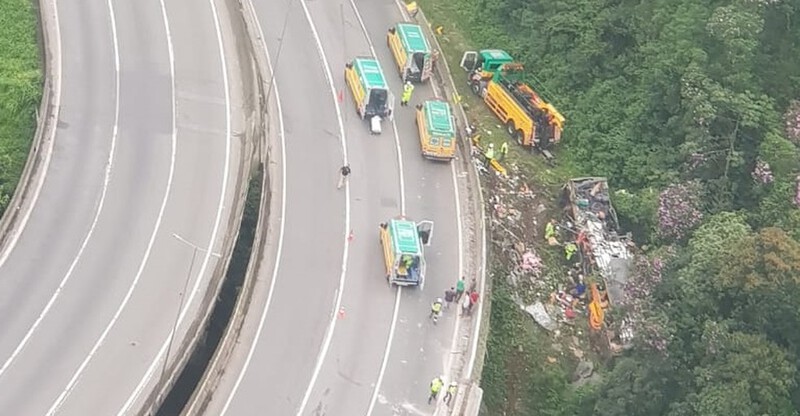 Guaratuba: Acidente com Ã´nibus deixa 19 mortos e dezena de feridos na BR-376