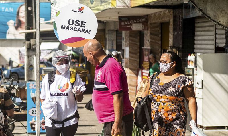 Mesmo com vacina, máscaras e isolamento continuam essenciais 