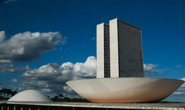 Câmara Federal e Senado escolhem novos presidentes nesta segunda-feira