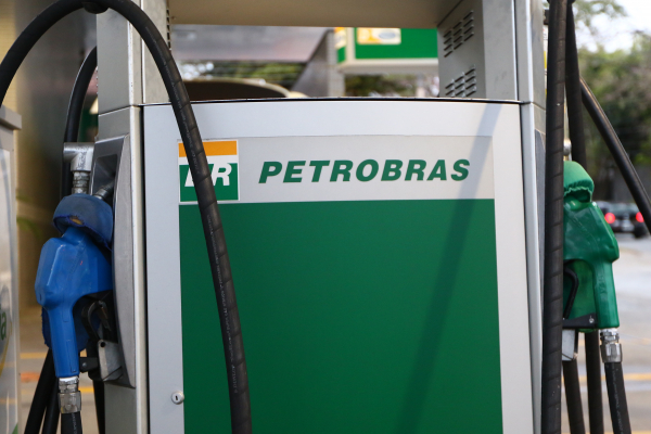 Petrobras reajusta preÃ§os da gasolina, diesel e gÃ¡s de cozinha nesta terÃ§a-feira