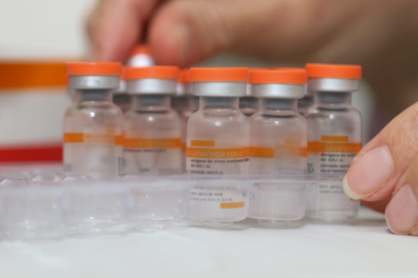 Controladoria Geral do Estado recebe 200 denÃºncias de fura-filas da vacina no ParanÃ¡
