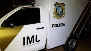 Quedas: Um homem morre e outro fica ferido por tiros disparados por motoqueiros