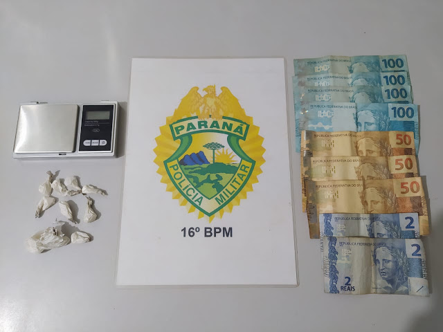 Laranjeiras: Homem Ã© preso com 9 invÃ³lucros de cocaÃ­na e com balanÃ§a de precisÃ£o 