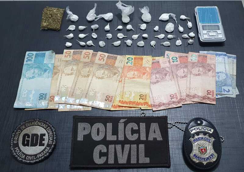 Laranjeiras: Mulher Ã© presa por trÃ¡fico de drogas