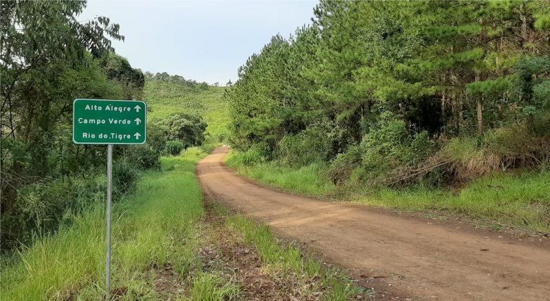 Laranjeiras do Sul - Prefeitura instala placas de identificação na área rural