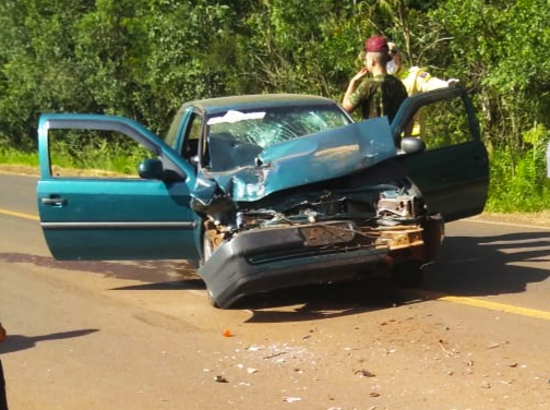 Laranjeiras: VeÃ­culo bate na traseira de caminhÃ£o na PR 158 entre Laranjeiras e Marquinho