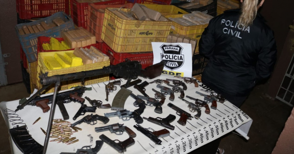 PolÃ­cia do ParanÃ¡ apreende quase duas toneladas de maconha e 25 armas do crime organizado