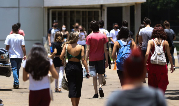 Sem calendÃ¡rio oficial, Enem de 2021 pode ser adiado para janeiro do prÃ³ximo ano