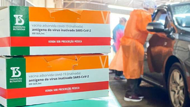 ParanÃ¡ recebe 62 mil vacinas da Coronavac nesta sexta para ajustes na imunizaÃ§Ã£o