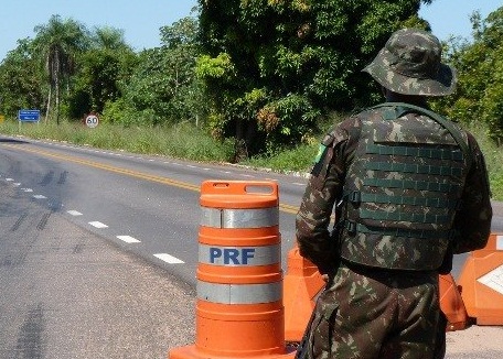 Laranjeiras: ExÃ©rcito Brasileiro e Policia Militar apreendem 1,5kg de â€œHaxixeâ€ na BR 277 