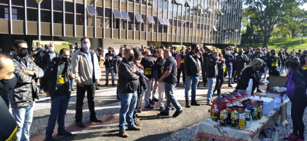Policiais penais fazem ato em protesto a nÃ£o pagamento da primeira promoÃ§Ã£o