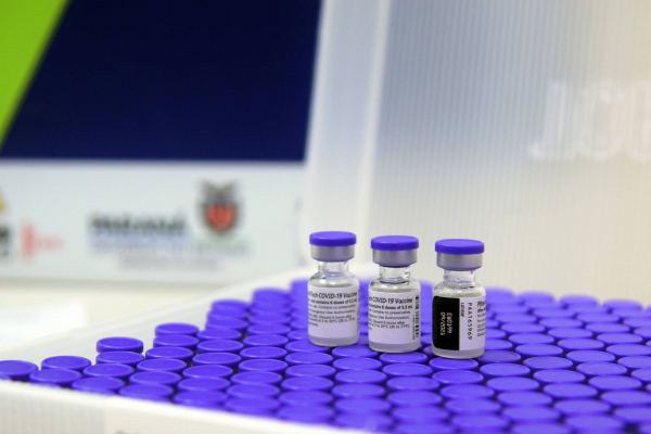 ParanÃ¡ recebe nesta quinta parte das 234.510 doses de vacinas contra Covid