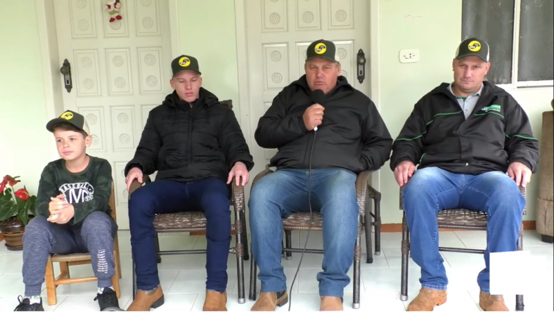 Produtividade de 244,8 sc/alq  concede aos associados Eder e Leandro Lago, o tÃ­tulo de campeÃµes do Desafio Soja 200 + da Coprossel