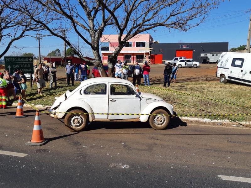 Cantagalo: Homem morre apÃ³s colidir Fusca contra carreta na BR 277