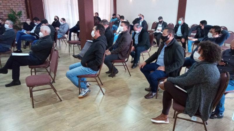 Laranjeiras do Sul Sediou a 1Âª ReuniÃ£o da AssociaÃ§Ã£o dos MunicÃ­pios da Cantu