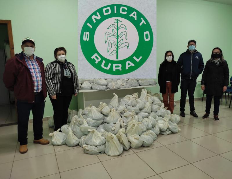 Sindicato Rural de Laranjeiras do Sul doa uma tonelada de feijÃ£o a famÃ­lias carentes do municÃ­pio 